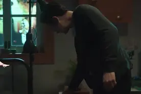 男人每天睡前都会喝一杯牛奶，可因为太困却忘记喝，谁知却发现…