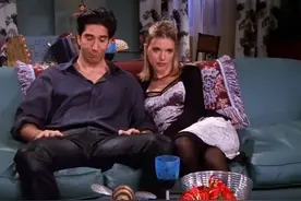 #第一次穿皮裤的尴尬时刻# 😅👖🔥视频封面