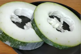 切开的冬瓜别直接放冰箱，教你正确做法，放2个月不坏视频封面