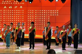 完美的小学生涯在获得"五好少年"的荣誉中即将结束，可谓收获满满视频封面