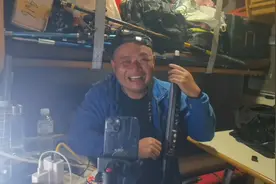 歌手李琛老师连麦疯胖驴（熊二）做好事得到肯定熊二感动的哭了视频封面