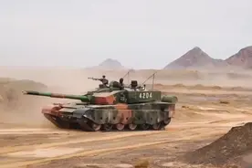 解放军组建了82个合成旅，为何还要保留4个重装合成师？视频封面