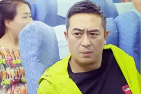 一堆内衣引发的缘分，马克飞机上邂逅王小米，从此二人开始了恋爱视频封面