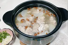 清炖羊肉想做出羊汤馆里的味道不难，熬汤关键技巧讲明白你就会了