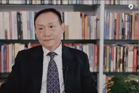 卢麒元：金融业最大错误是应该用于5万亿的国内投资，成了走资。