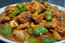 专业炒鸡30年的老师傅教我的做法，掌握这些技巧，鲜香入味超下饭视频封面