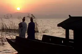 【大江东去】临江仙·滚滚长江东逝水