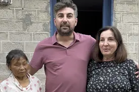 中秋团圆日，一家人齐聚，把爱在藏着每一个地方，欢声笑语中共享视频封面