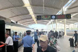 乘坐最便宜的普速火车两小时从哈尔滨到长春（37.5元）视频封面