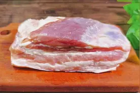五花肉上锅煮一煮，不加啤酒不加水，30年大厨的拿手绝活，太香了视频封面