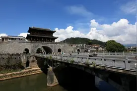 毛泽东诗词颂读第26首 蝶恋花《从汀州向长沙》致敬伟大的领袖！视频封面