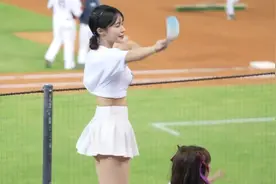 可爱的小美女，表情包视频封面