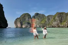 有情人相聚的地方—玛雅湾视频封面