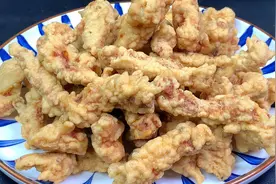 炸小酥肉，切记不要乱调面糊乱加水，教你一招外焦里嫩凉了嘎嘣脆视频封面