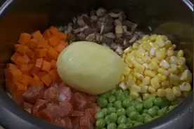 自从学会这个土豆懒人焖饭，我家一星期没有炒菜了，简单营养美味