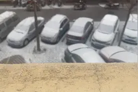 第一次见冬天打雷时下冰雹视频封面