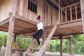 野外养的鸭子终于下蛋了，搞到市场很快卖完，猜猜卖了多少钱？视频封面