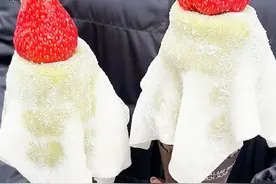 青春校园小说！甜宠！已完结！免费！男主校草外表高冷实则…视频封面