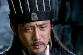 诸葛亮为何最终选择追随刘备？视频封面