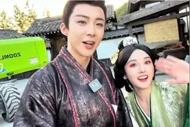 《折腰》探班直播刘宇宁、宋祖儿、刘端端、李雪琴～