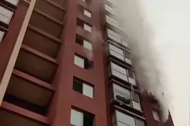 #紧急警报# 黑龙江一小区突发火情，火己扑灭事情正在调查中视频封面