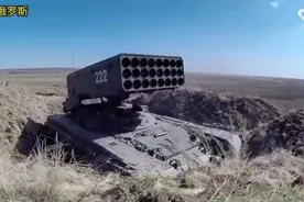 不同国家的多管火箭炮 韩国的射速快，中国的载弹量多