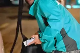 果然 三千多的丝袜是有故事的。视频封面