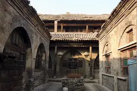 山西汾阳罕见的4进院，2百年的绣楼，古代千金小姐闺房是什么样？视频封面