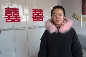 媳妇头一次在家过年，看看何二带她进城都买了啥？浓浓的年味视频封面