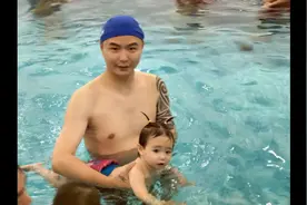 天爱baby和爸爸的亲子时光 #亲子游泳 #爱游泳的宝宝 #宝爸带娃视频封面