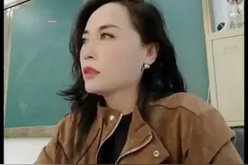 生理课上，老师讲男孩生理知识认真负责，有些人一生都没上过这课