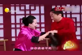 小品《返乡》冯巩、潘斌龙爆笑整合，观众笑得前仰后合视频封面
