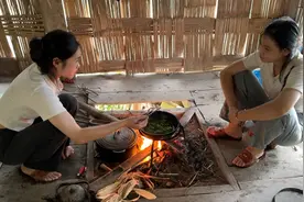两个越南姑娘留下中国大叔，还给我做饭吃，我一感动就不想走了。视频封面
