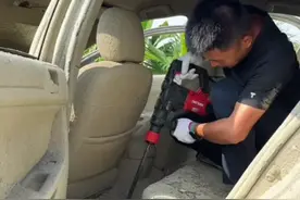 2500买的泥石流淹泡车，看看清理出来的效果