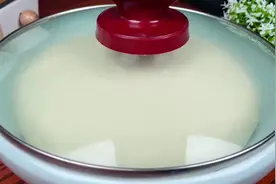 生活就发面只加酵母和白糖就错了，面馆老师像一碗汤圆，有甜有咸