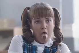 夜深人静时不能独自观看的S级恐怖片精神病院他来了