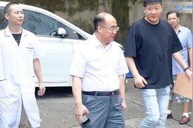 《胎记的诊断与治疗》新书发布会在广州市健肤胎记研究院隆重举行视频封面