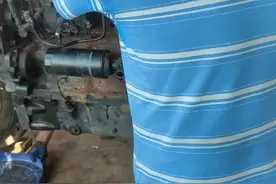 二手柴油发动机，拖拉机升级大马力，液压行走改装