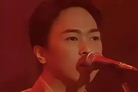 Beyond震撼演唱会现场《我是愤怒》LIVE，经典再现