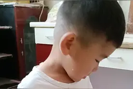 三岁萌娃学穿衣视频封面