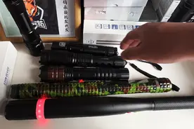 放电多功能手电筒,电棍防身