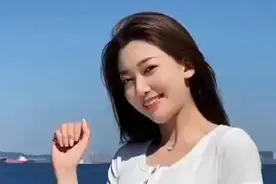 海滩美女视频封面