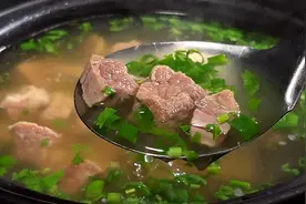 天太热，牛肉别总是红烧了，做一道这样的清汤牛肉，清淡又营养