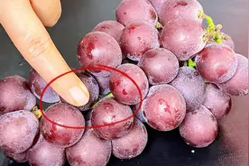 洗葡萄只用盐和小苏打，等于吃虫卵，教你小妙招，连葡萄皮都能吃