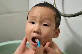 讲故事大法，让娃配合刷牙6分钟