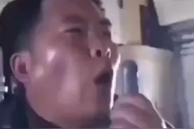 17年前汶川地震时的惊天一跳，今天再看依然泪崩！视频封面