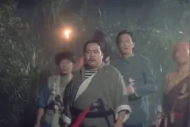 追鬼七雄抓鬼道士去古塔抓僵尸，不料正赶上僵尸在吸猪血，恐怖视频封面