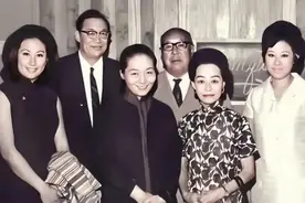 1960年，马鸿逵和家人的合影照，68岁的他西装革履，神情落寞视频封面
