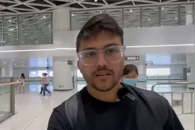 老外参观中国地铁 直言大开眼界 印度网友：我活了80岁 从未见过视频封面