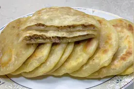 猪肉白菜馅饼这样和面、调馅是真好吃，皮薄酥软不发硬，馅香不腻视频封面
